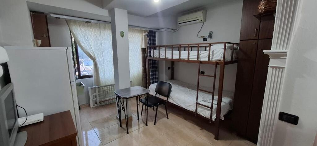 JEPET GARSONIERE ME QIRA TEK RRUGA E KAVAJES