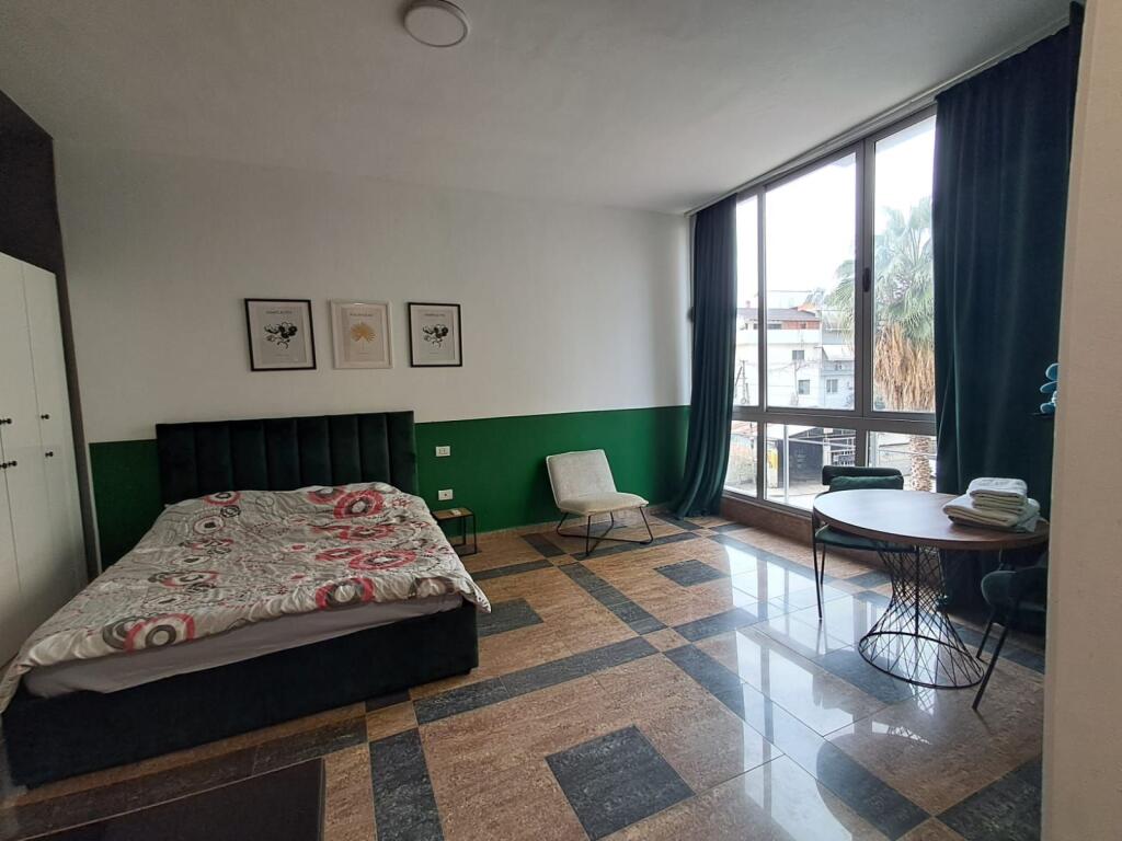 Shitet Garsoniere – Kompleksi Tocak Plazh Durres