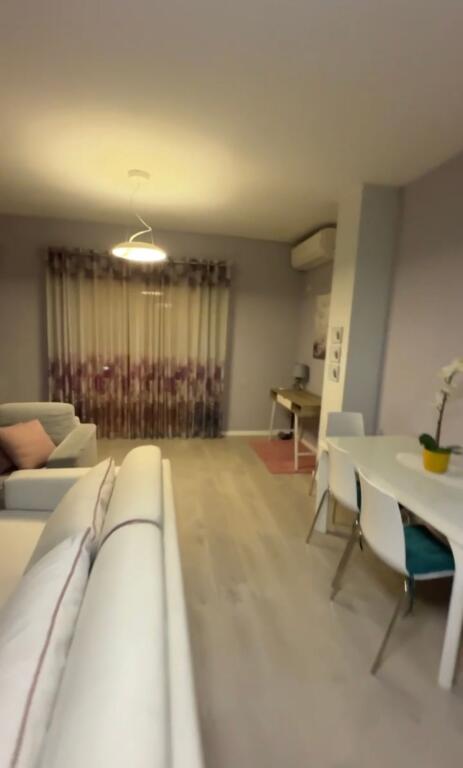 Jepet me qira 1+1 Rruga Jordan Misja 600€