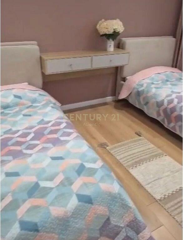 VILLA UNICA SU 3 PIANI IN VENDITA A 4 RRUGET, SHIJAK DURRES