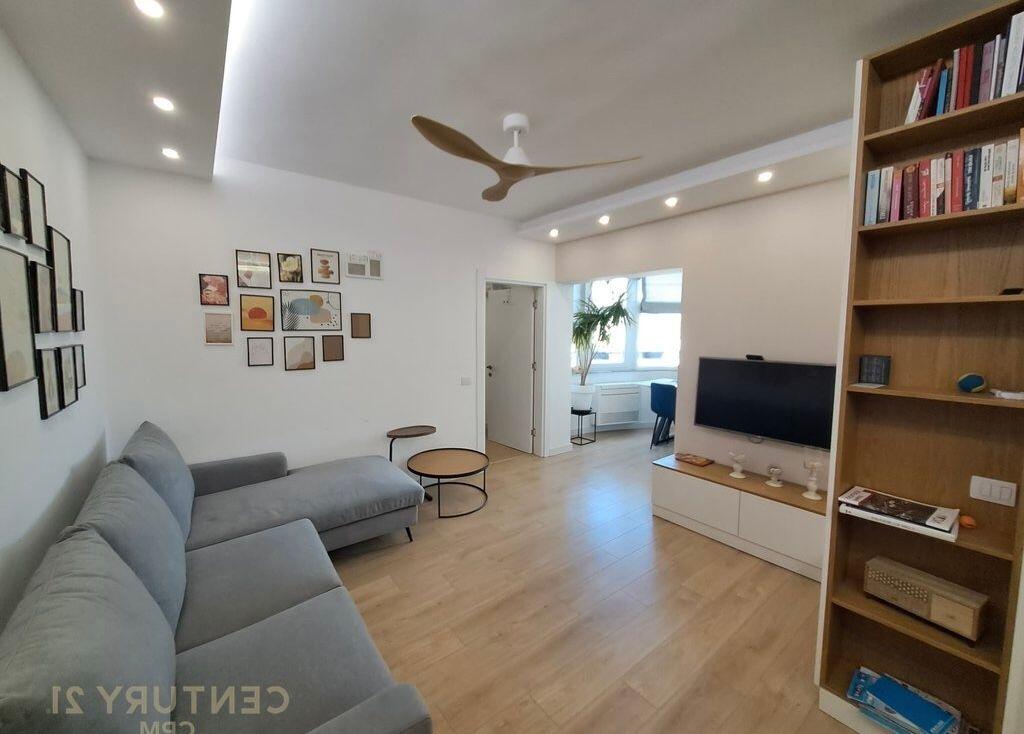 IN VENDITA 2+1 presso Komuna e Parisit Via Bilal Golemi 175.000 €