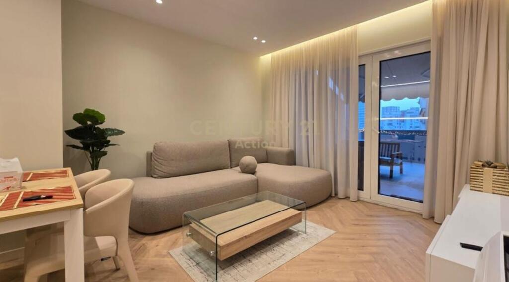 2+1+2 with Parking – Furnished Apartment for Rent in Tirana