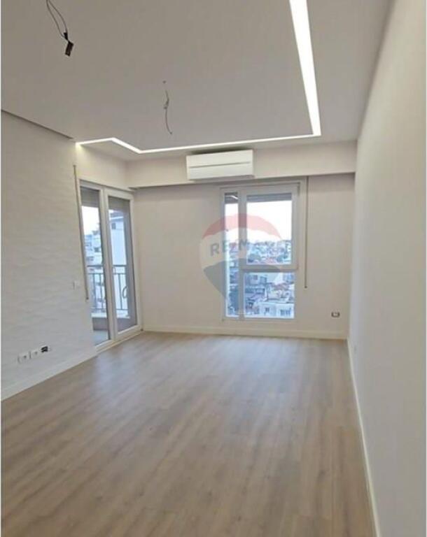 Apartament 2+1 në shitje te Shkolla e Kuqe