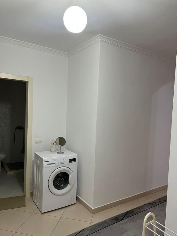 Appartamento 2+1+2 a Kodra e diellit in affitto 60.000 lekë