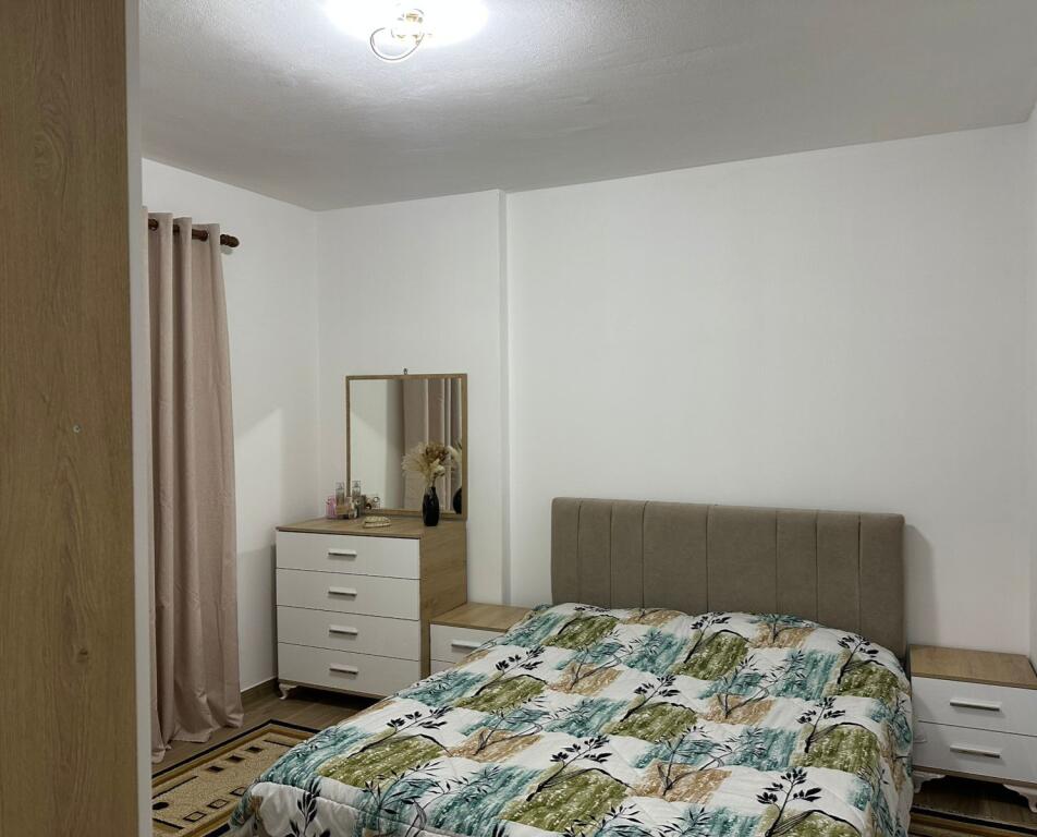 Univers city , 2+1 per qera