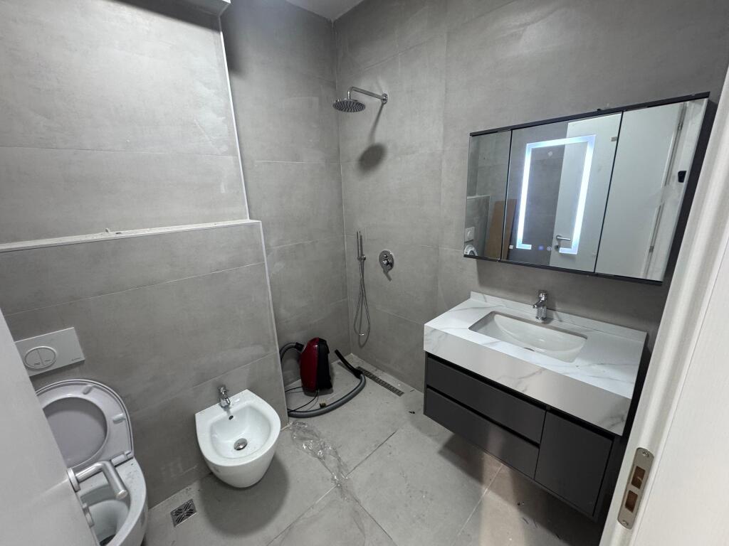 Qera 2+1+2 Jordan Misja