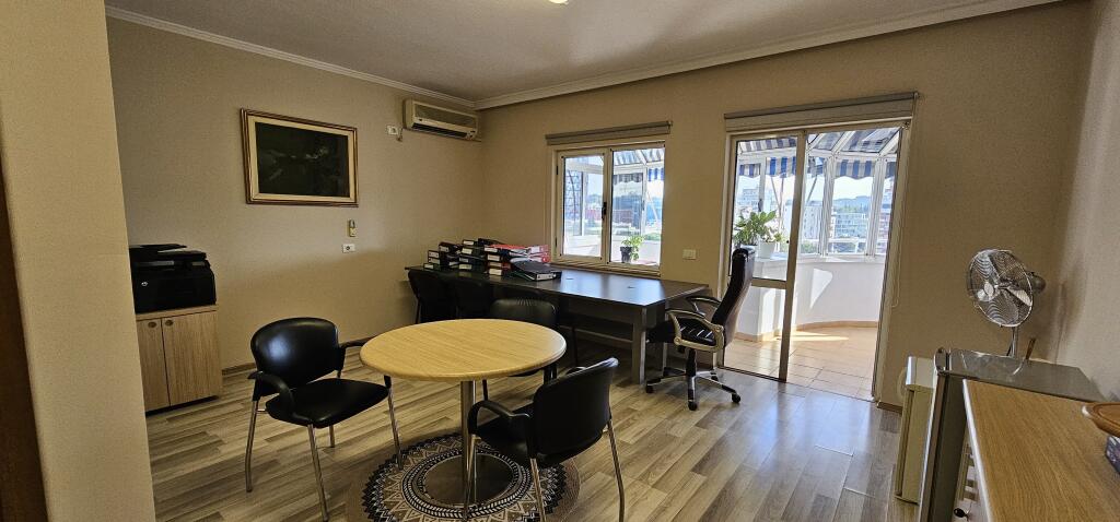 Jepet me qira penthhouse , Bllok