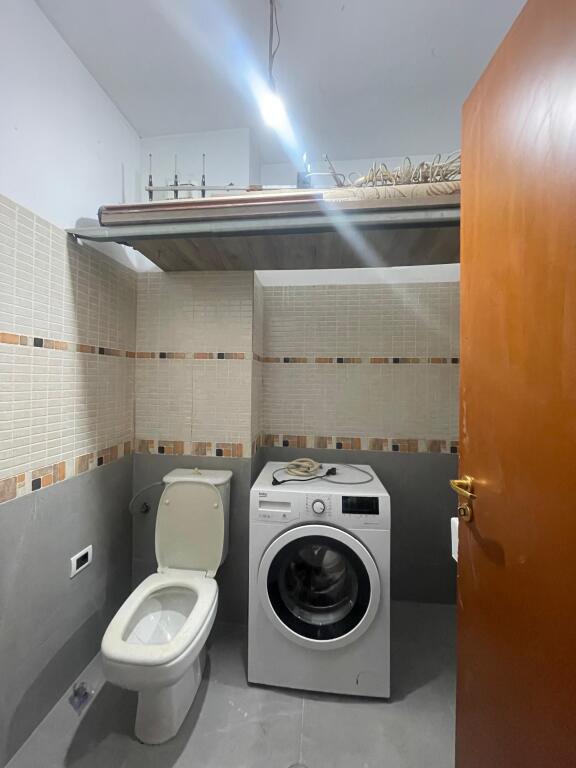 Apartament 2+1+2 me qira - Komuna e Parisit