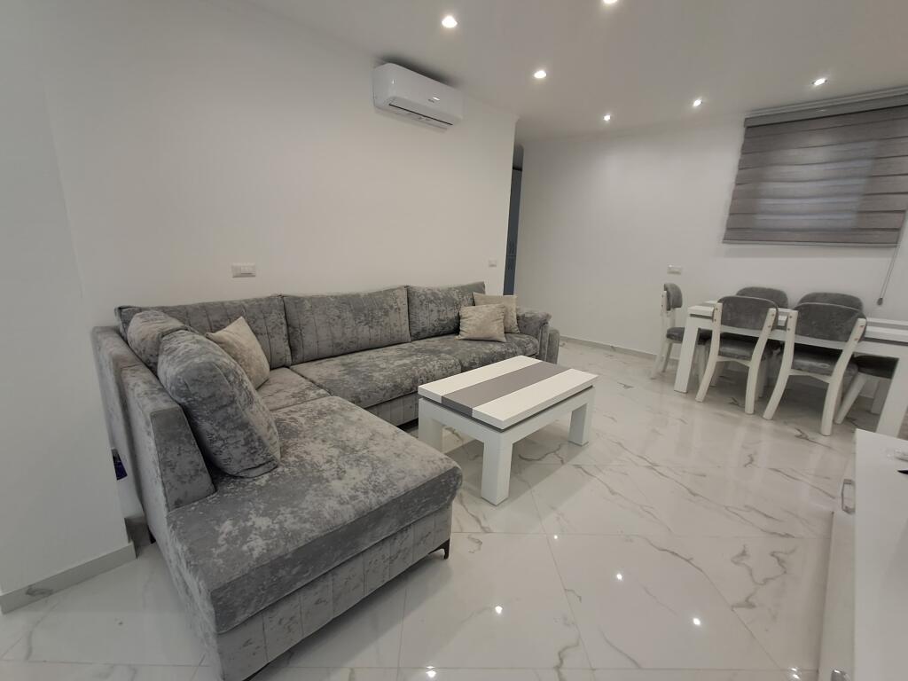 Jepet me qira apartament 2+1+2 + depo – Te Markata