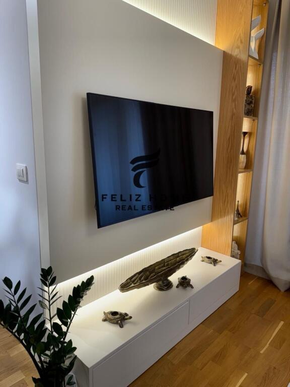 APARTAMENT ME QERA 1+1 RRUGA E BARRIKADAVE 1000 EURO