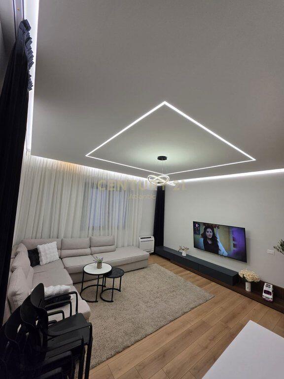 VILLA UNICA SU 3 PIANI IN VENDITA A 4 RRUGET, SHIJAK DURRES