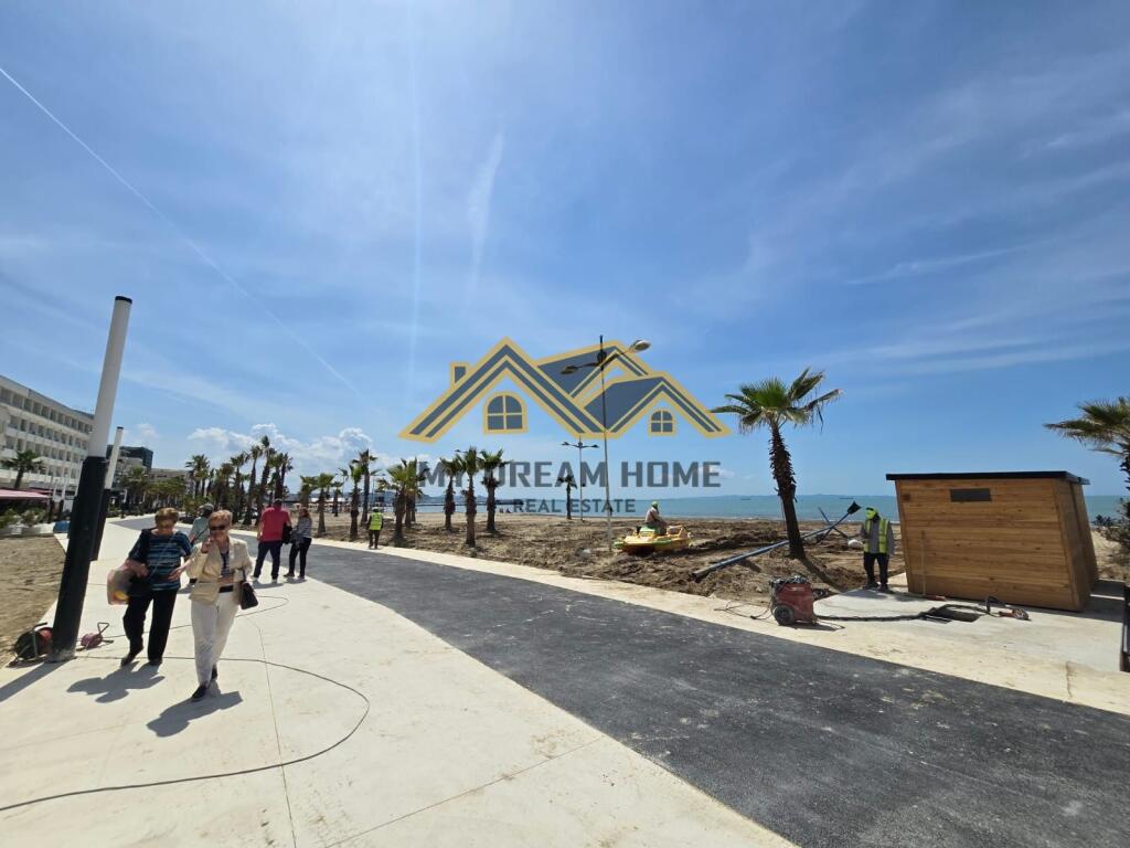 SHITET NJESI BIZNESI , NE PLAZH, PRAN HOTEL PALACE!