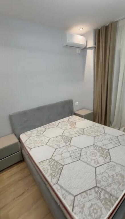 TEK 5 MAJ APARTAMENT 1+1 PER QIRA!