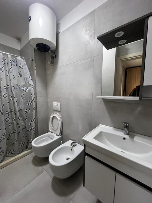 SHITET APARTAMENT 3+1+2 ME DEPO – ZONA ISH FABRIKA E BUKËS / ISH LUX MODA, DURRËS