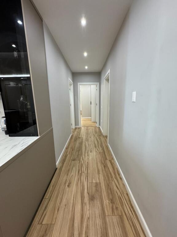 Shitet Apartament 2+1+2