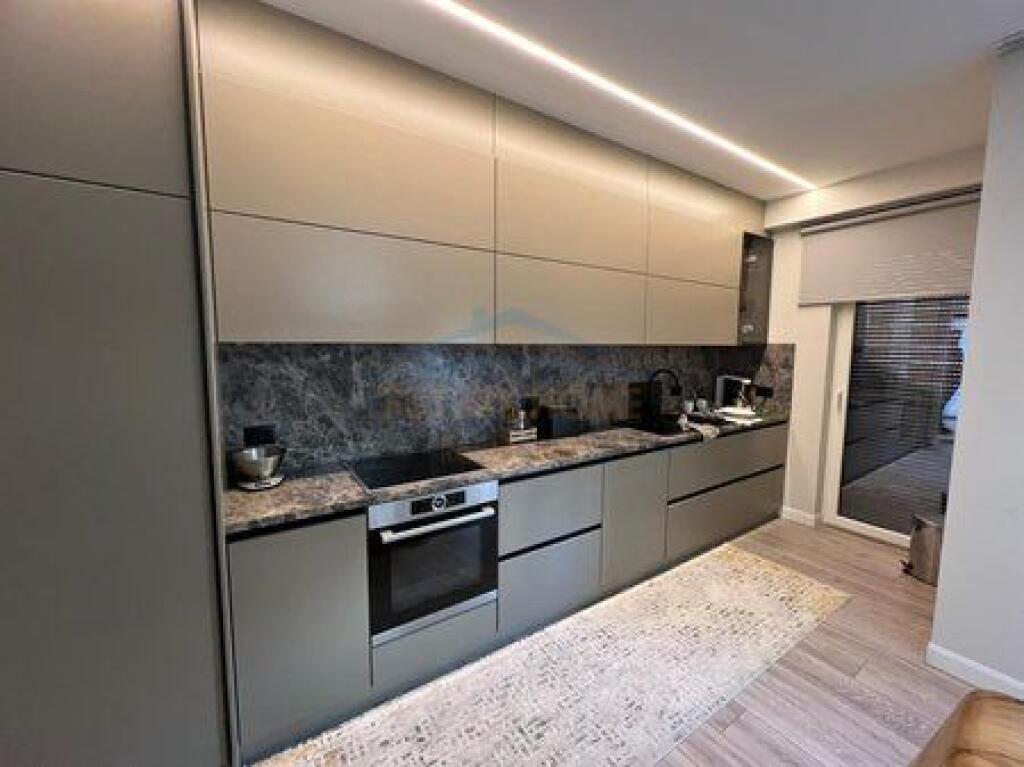 Shitet, Apartament 2+1+2 me Depo + Post Parkimi, Rruga Jordan Misja, Tirane.