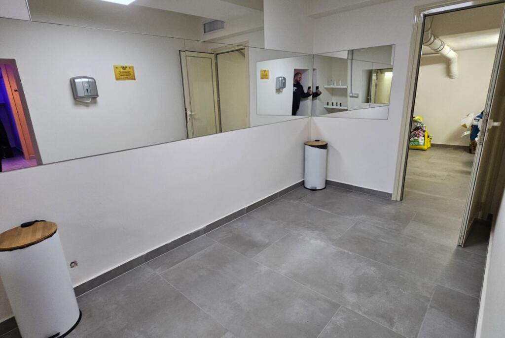 A Vasil Shanto Viene Affittato Locale Commerciale Perfetto Per Attività Estetica!