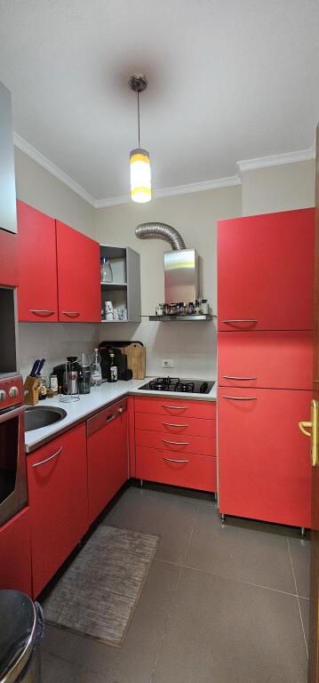 Jepet me qira penthhouse , Bllok