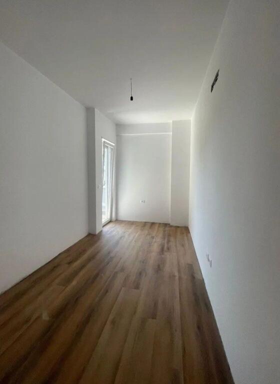 VENDESI APPARTAMENTO 3+1+2 – COMPLESSO DIELLON, PASKUQAN