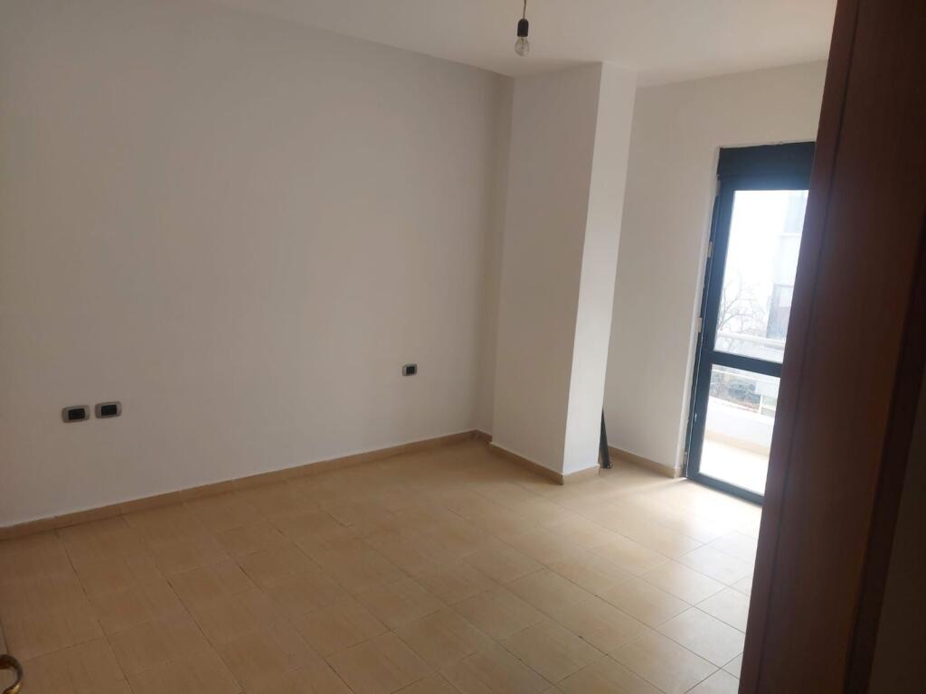 Shes 2 Apartamente ne Plazh Hekurudha