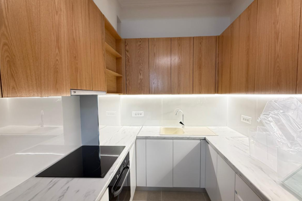 🏡 Apartment 2+1 with Veranda for Rent – Dry Lake