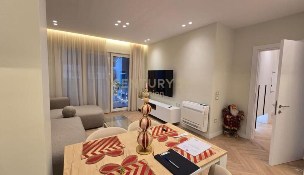 2+1+2 with Parking – Furnished Apartment for Rent in Tirana