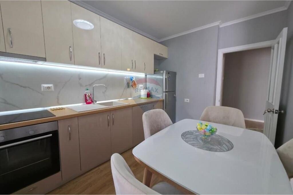 APARTAMENT 2+1+2 PER QIRA Laprake