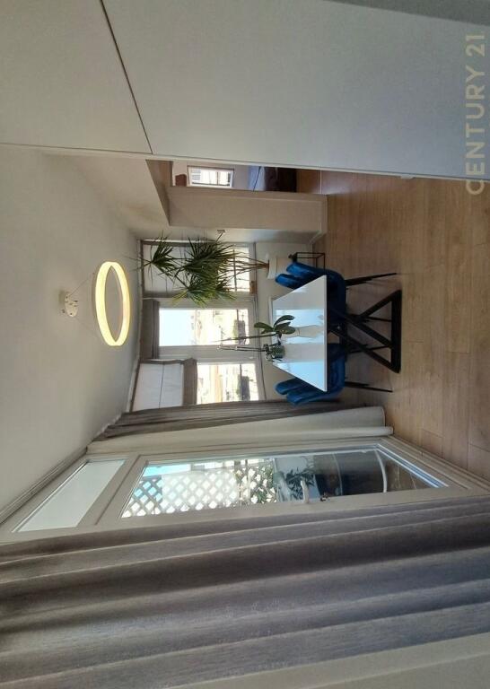 IN VENDITA 2+1 presso Komuna e Parisit Via Bilal Golemi 175.000 €