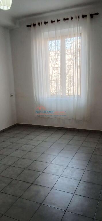 Office for rent Bllok in Tirana