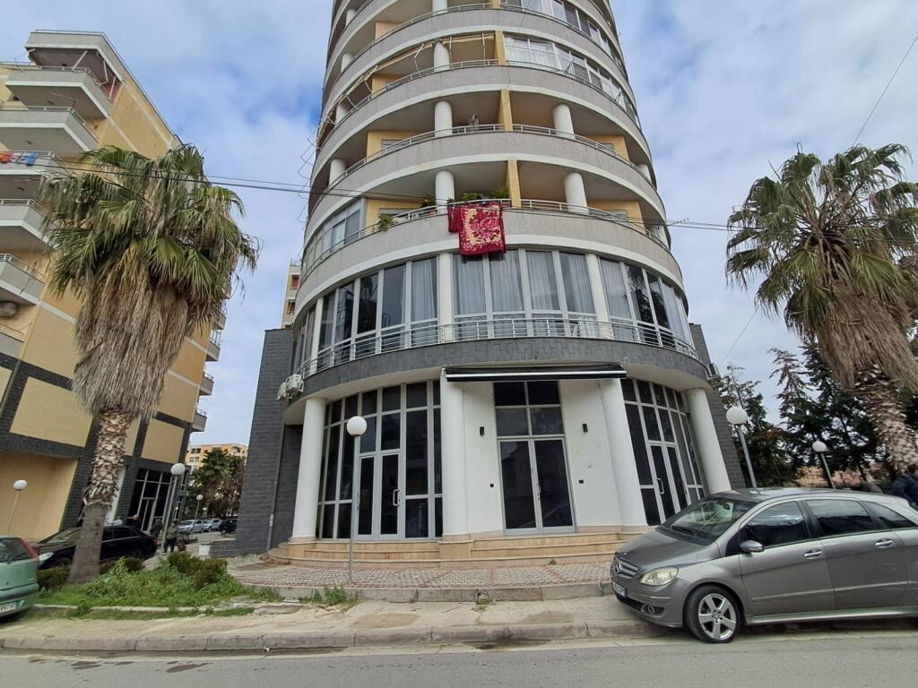 Shitet Garsoniere – Kompleksi Tocak Plazh Durres