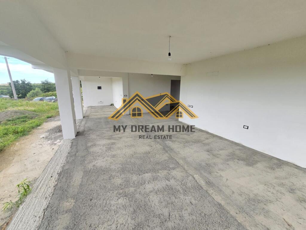 Shitet Vile Private Gjiri i Lalzit