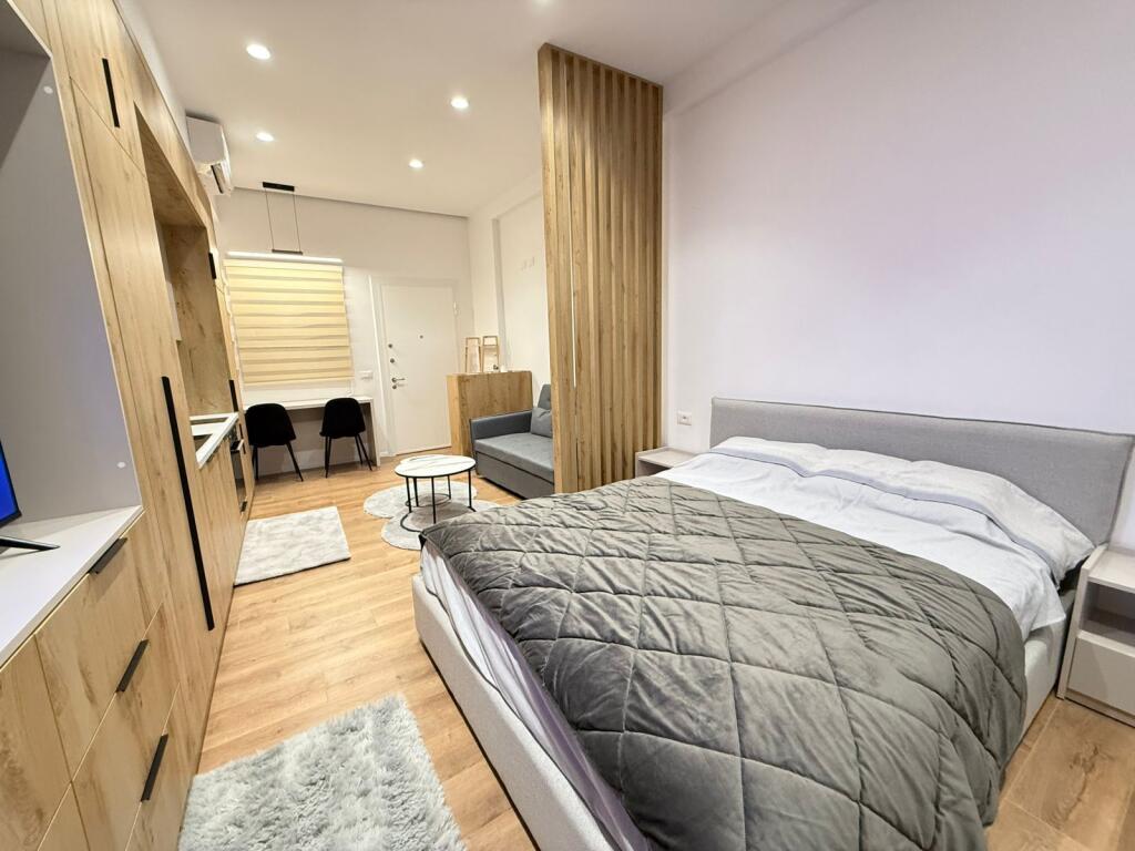 Jepet garsoniere me qira 📍 Fresk, pranë Kompleksit Rafaelo Dajti