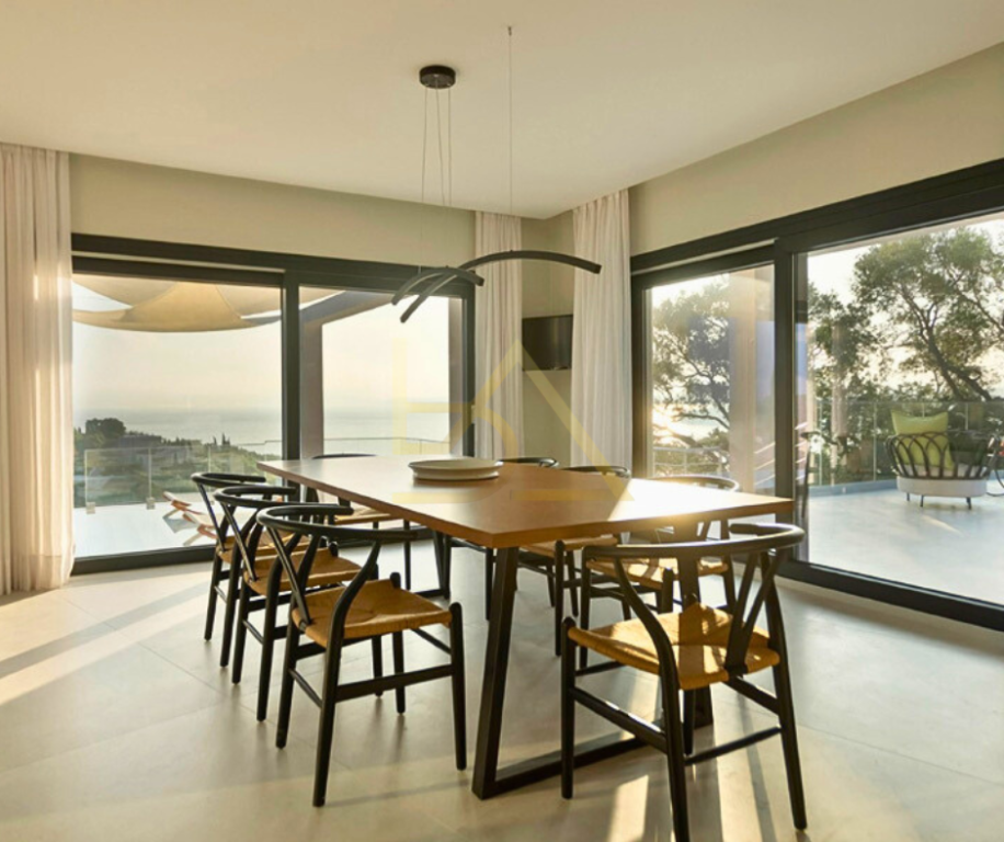 SHITET VILË LUKSOZE – KASSIOPI, KORFUZ, GREQI