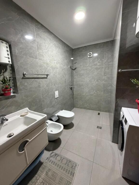 🏢Ne zonen e Don Boskos, shitet apartament 2+1,i mobiluar 155,000 EURO