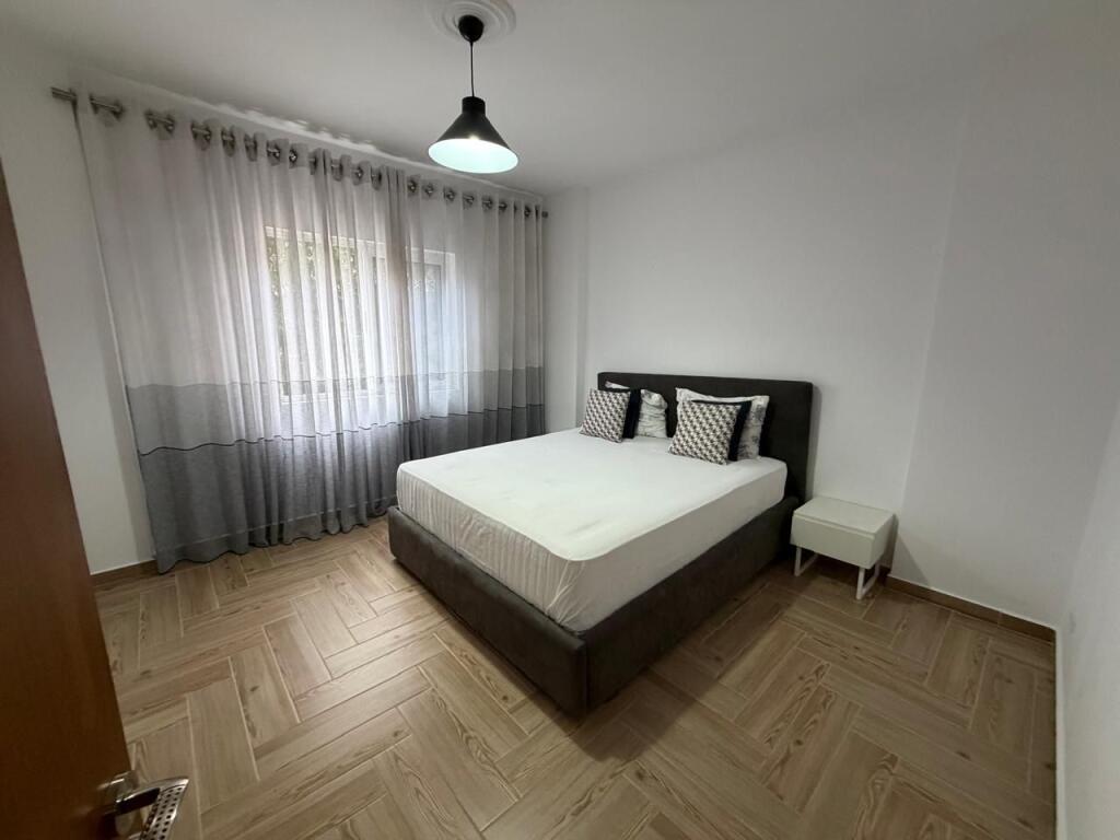 🏢Ne zonen e Don Boskos, shitet apartament 2+1,i mobiluar 155,000 EURO