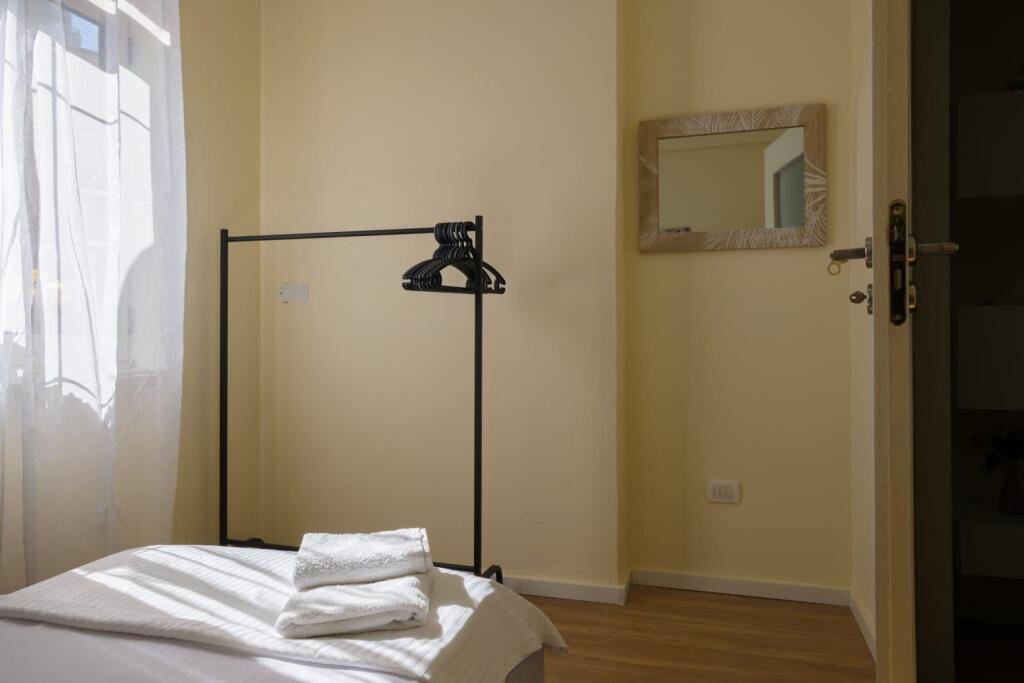 Jepet me qera apartament modern ne Qender te Tiranes