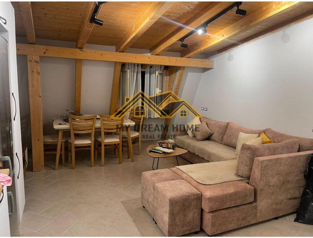 SHITET APARTAMENT 2+1 PRAN SHKOLLES ITALIANE DURRES!