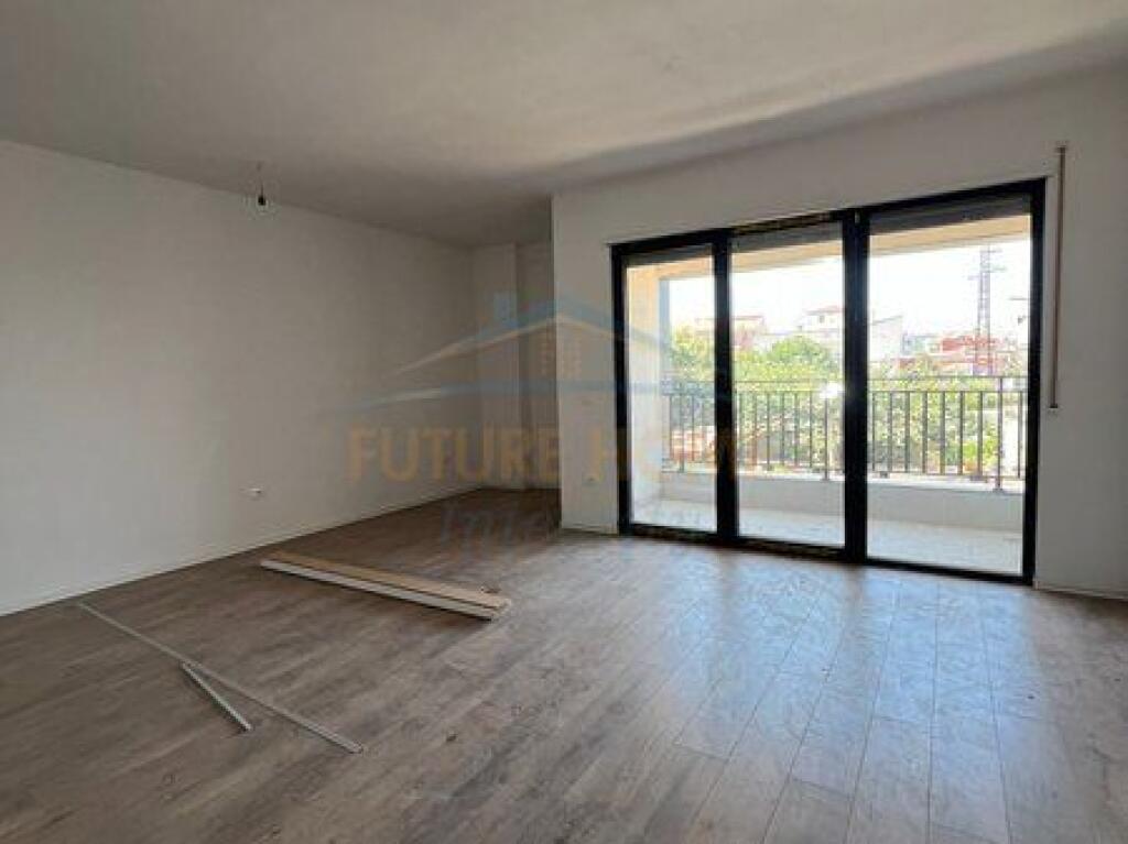 For sale, Apartment 1+1, Ndregjoni Complex, Tirana.