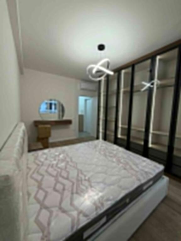 Apartament modern 1+1 tek Komuna e Parisit!