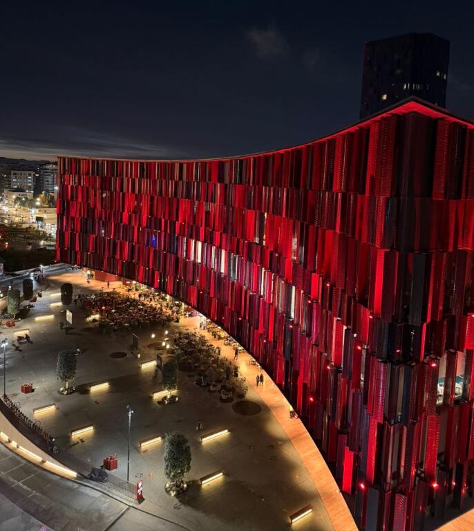 Shitet apartament 3+1+2 tek Stadiumi Air Albania