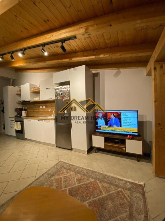 SHITET APARTAMENT 2+1 PRAN SHKOLLES ITALIANE DURRES!