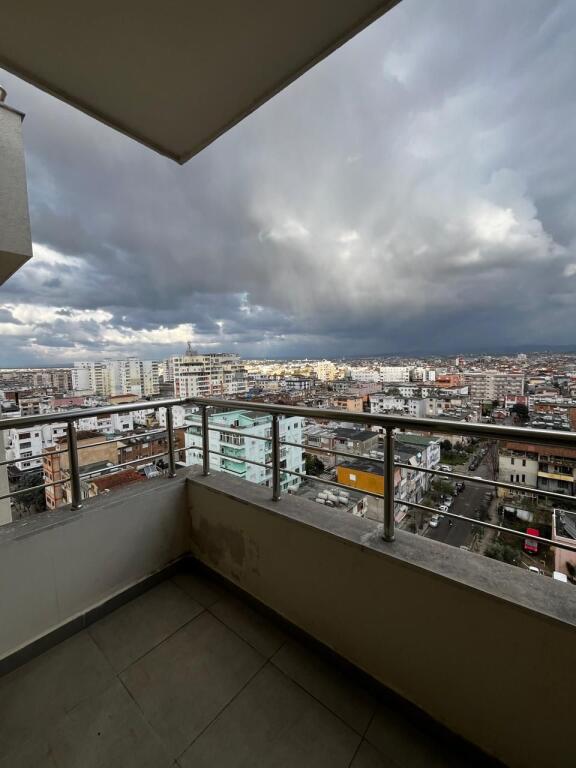 SHITET APARTAMENT 3+1+2 ME DEPO – ZONA ISH FABRIKA E BUKËS / ISH LUX MODA, DURRËS