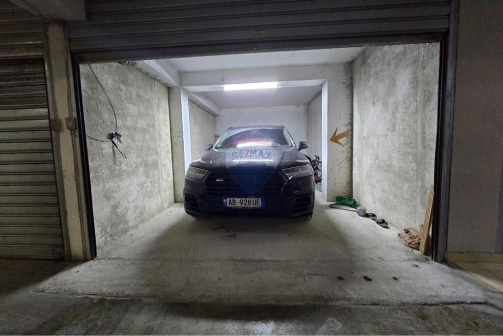 Apartament 2+1 në shitje te Shkolla e Kuqe