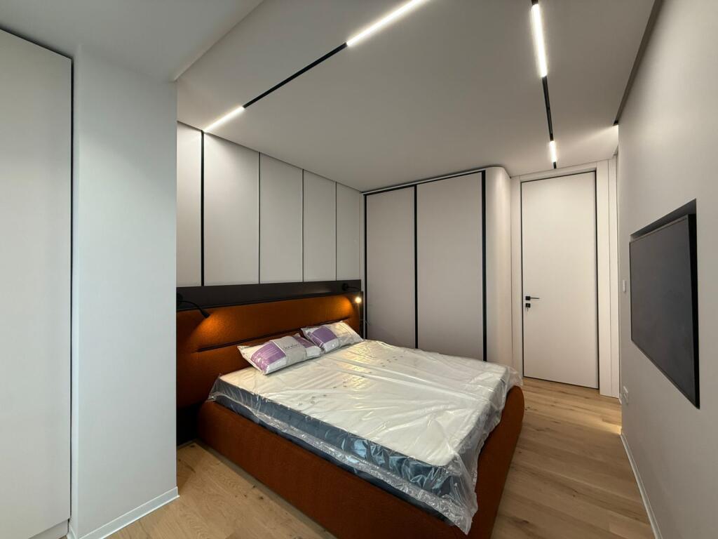 Jepet apartament 1+1 me qera tek Golden Tower, Mine Peza!