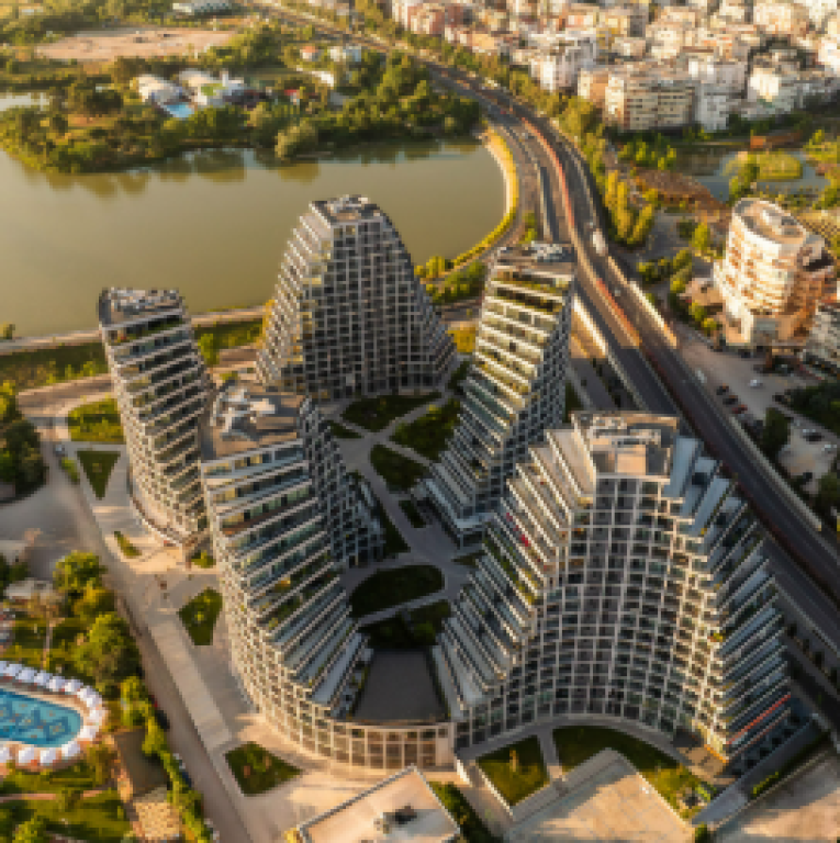 🏙️ Penthouse për Shitje – Lake View Residence  📍Liqeni Artificial.  