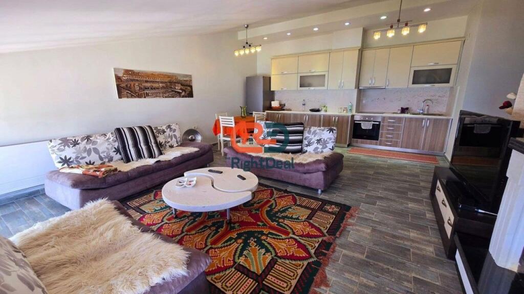 Ne Pogradec, Me Pamje Nga Liqeni Shitet Apartament 3+1+2 I Mobiluar Dhe Me Parkim!!!