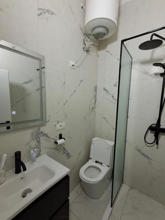 Shitet Garsoniere – Kompleksi Tocak Plazh Durres