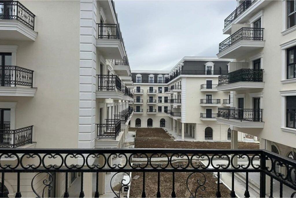 APARTMENT 1+1 FOR SALE AT PORTA TIRANA E RE