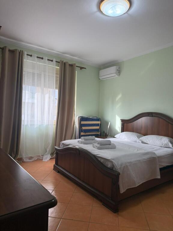 Jepet me qera apartament ne Qender te Tiranes