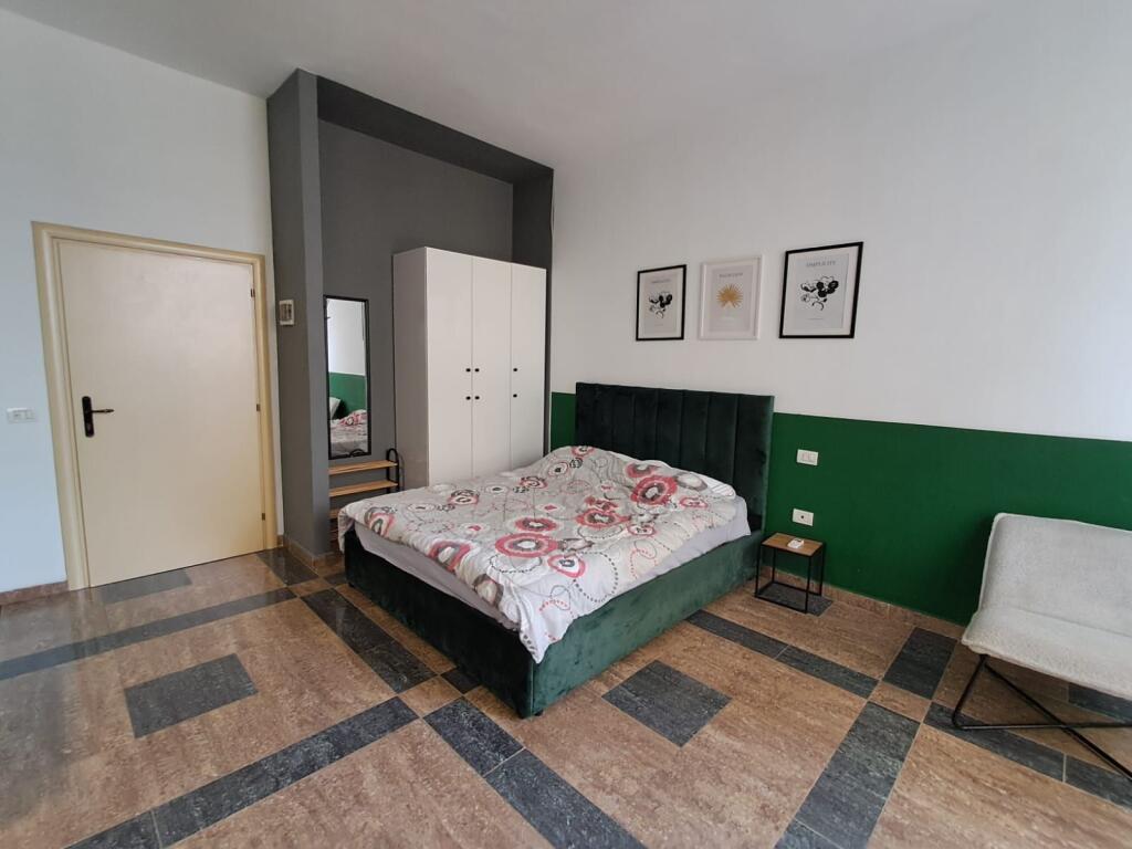 Shitet Garsoniere – Kompleksi Tocak Plazh Durres